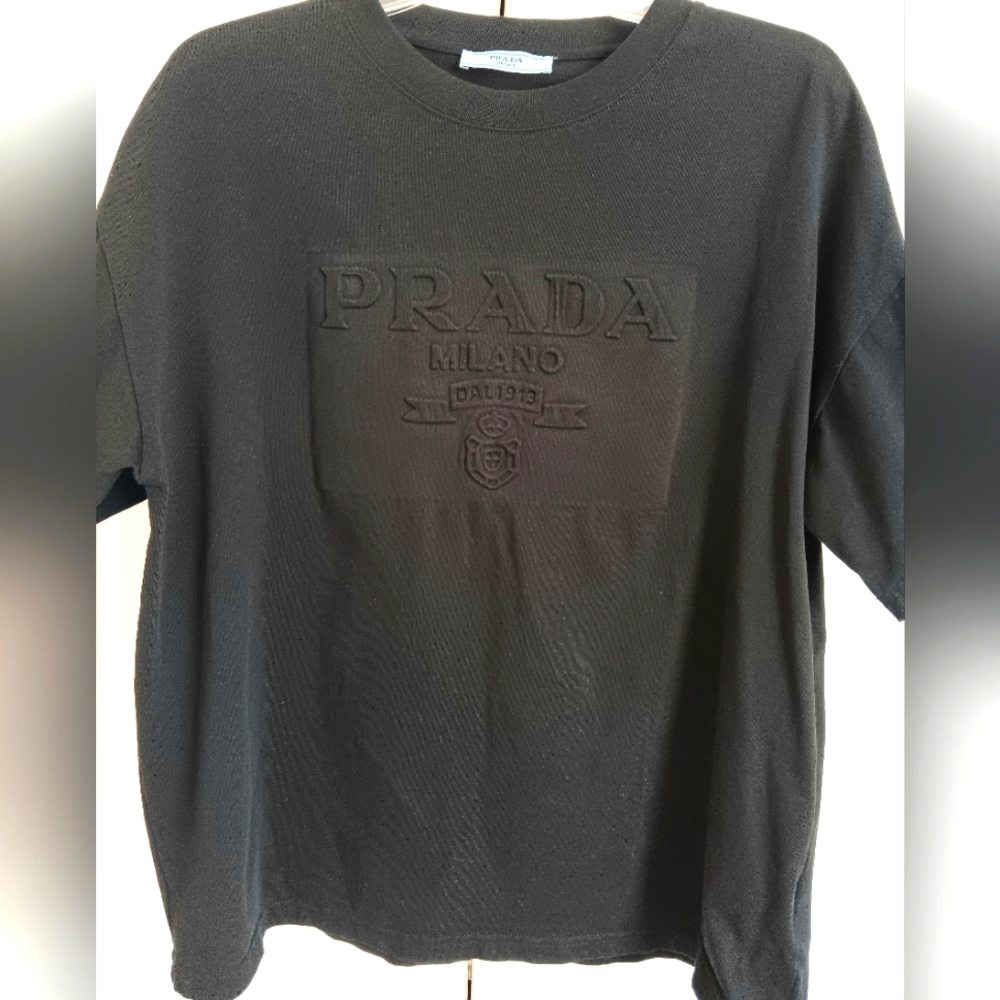 Prada Mens Raised Logo Black Cotton T-Shirt. Size M.